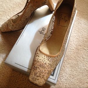 Metallic Gold formal dress pumps sz 9.5 by Nina